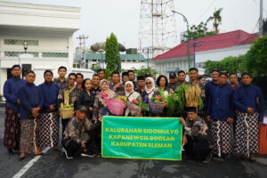 Kirab Mangayubagya 80 Tahun Yuswo Dalem Sri Sultan Hamengku Buwono X