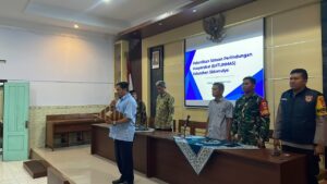 Perkuat Keamanan Wilayah, Carik Sidomulyo Kukuhkan Anggota Satlinmas Baru